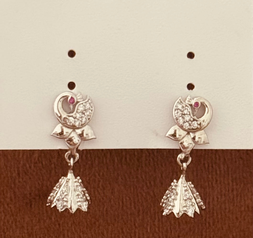 Women/Girls Silver Earrings with charming stones 2