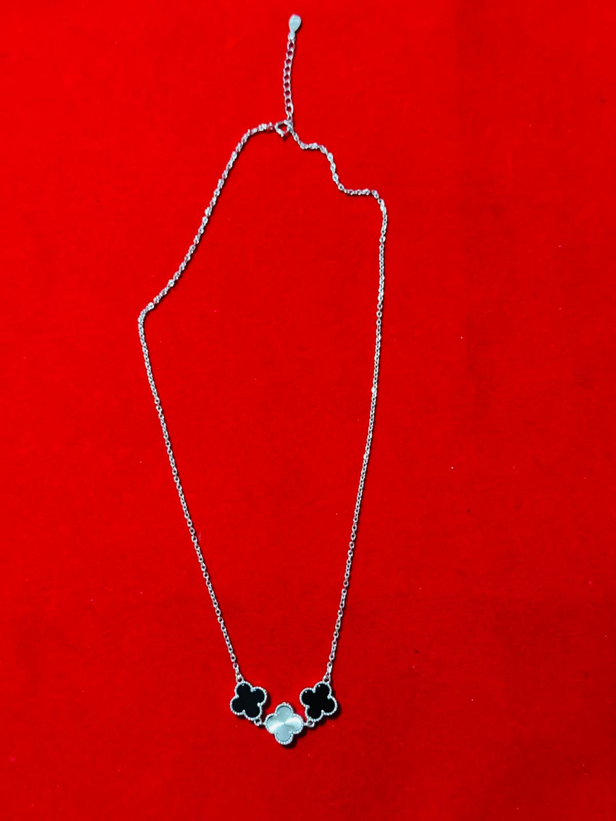 Women/ Girls Silver Necklace 1