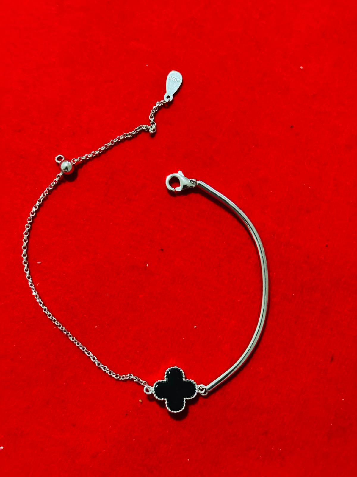 Women/ Girls Silver Bracelet 10