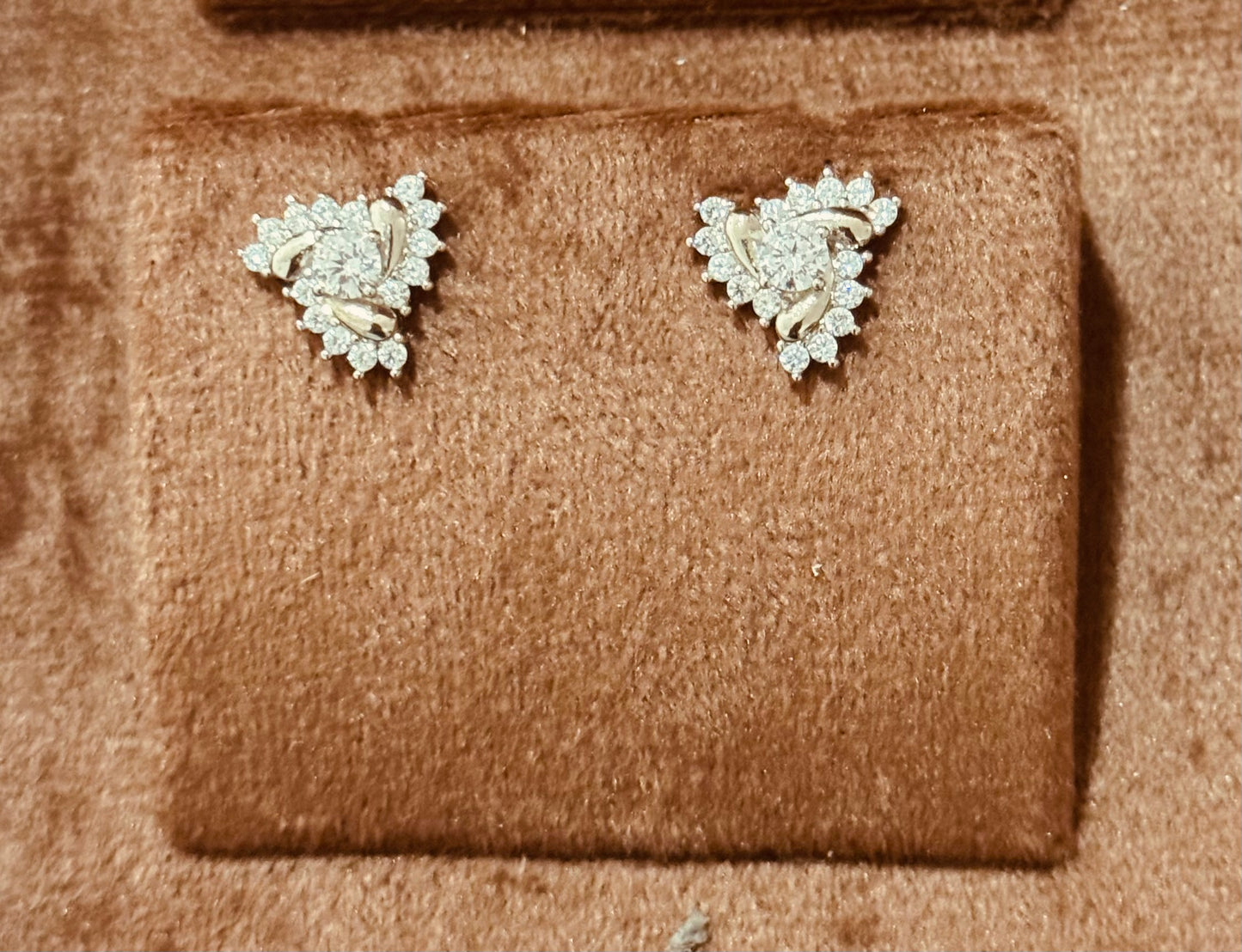 Women/Girls Silver Earrings with charming stones 18