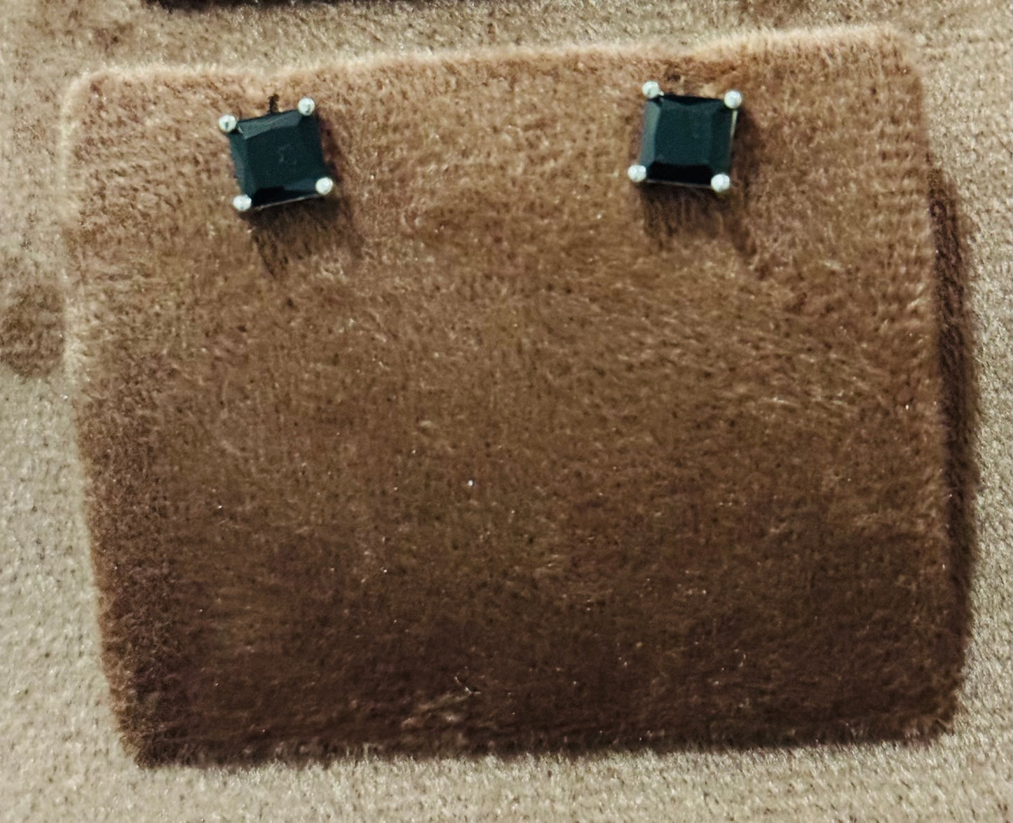 Women/Girls Silver Earrings with charming stones 16