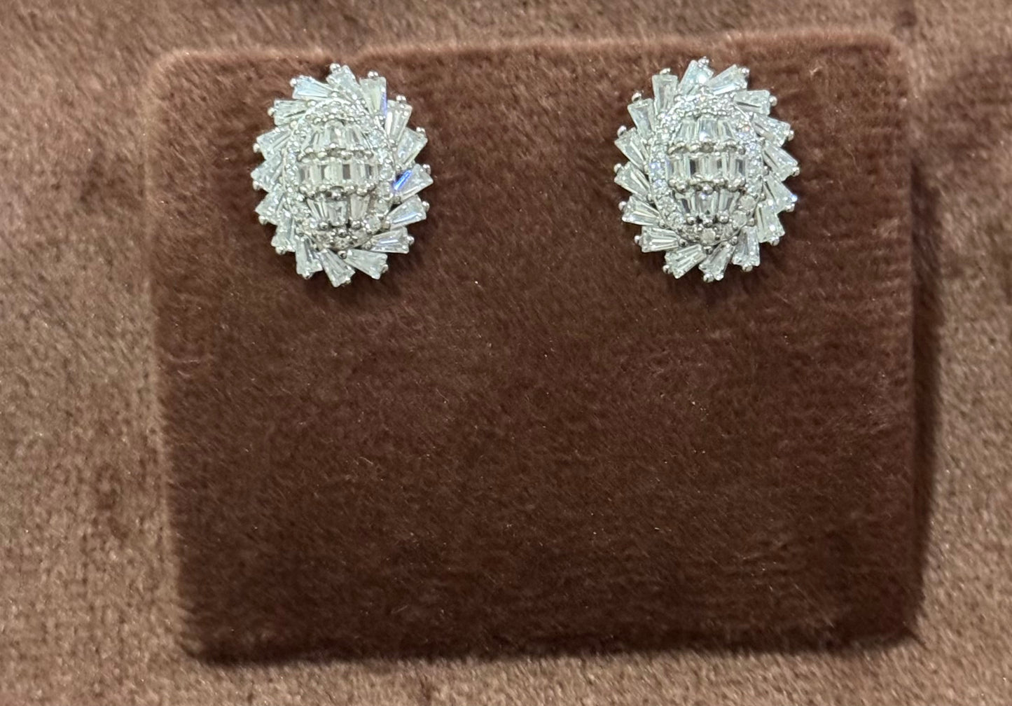 Women/Girls Silver Earrings with charming stones 10