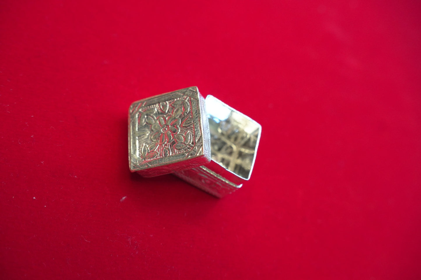 Mini Silver Box/ Chandi di Dabbi