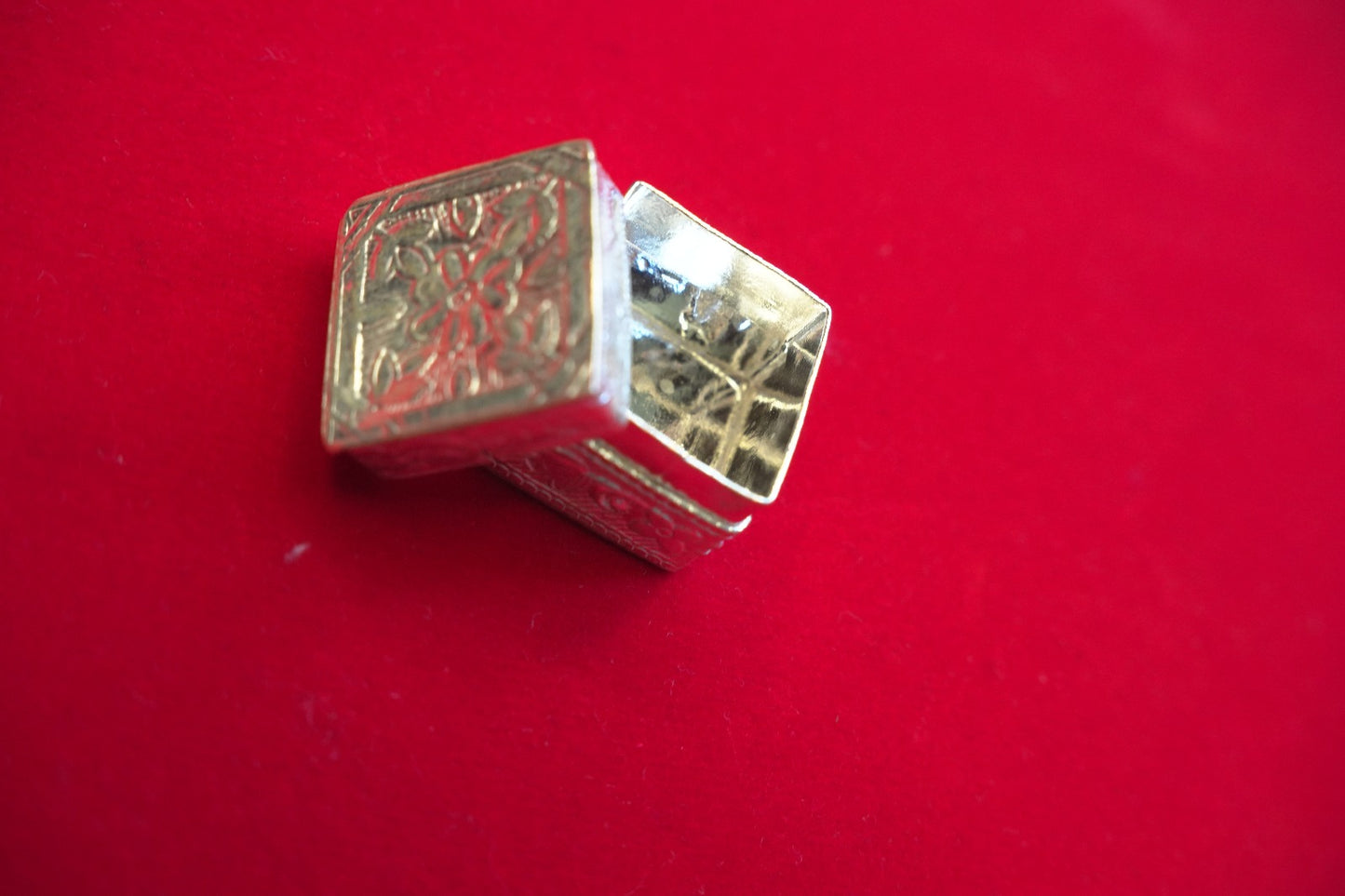 Mini Silver Box/ Chandi di Dabbi