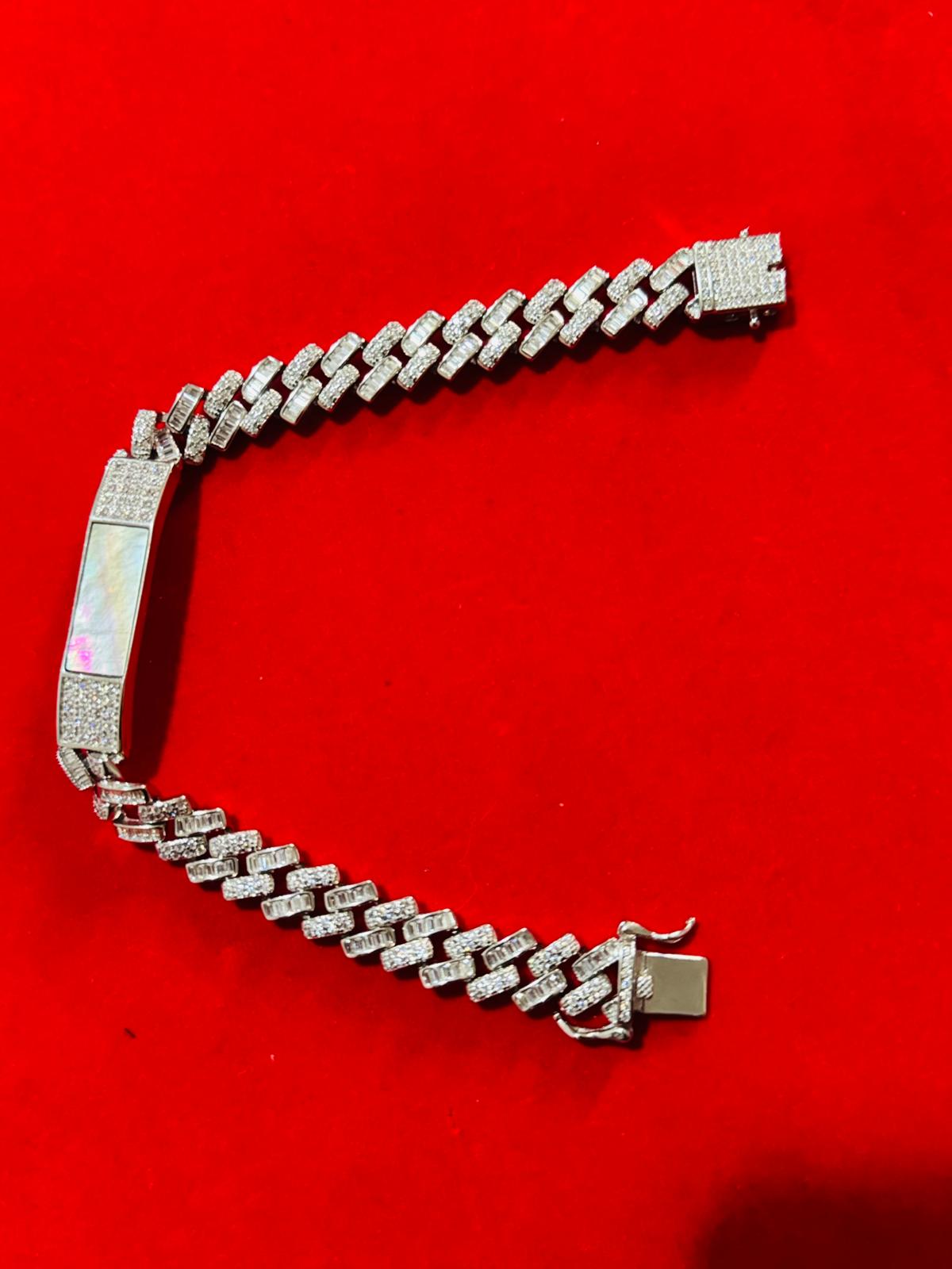 Mens Braclet 18
